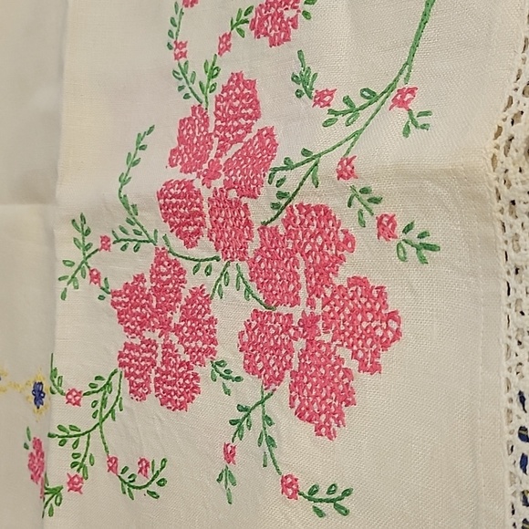 Vintage Floral Flower Embroidered Cream 14" x 36" Table Runner - Picture 2 of 6